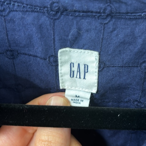 GAP embroidered flutter sleeve popover shirt - Picture 2 of 6